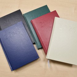 Határidőnapló agenda Standard A/5, napi, fehér lapokkal (fekete) 2026. Bluering® Író- irodaszer, papíráru Bluering