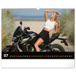 Falinaptár képes  480×330mm Girls & Bikes  Realsystem 2027.