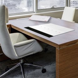 Asztali naptár könyöklő 570 x 380 mm, fehér lapokkal fekete Dayliner 2026. Író- irodaszer, papíráru Dayliner