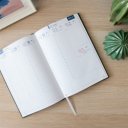 Határidőnapló agenda Standard B/5, heti fehér lapokkal kék Bluering® 2027.