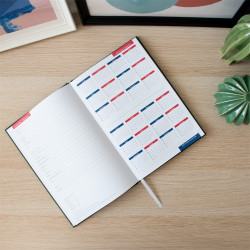 Határidőnapló agenda Standard B/5, napi fehér lapokkal drapp Bluering® 2027.